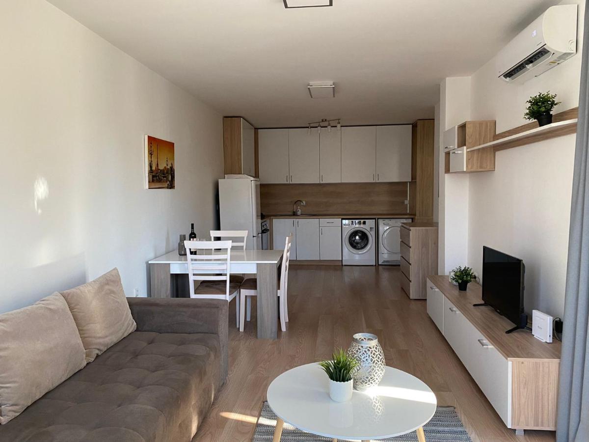 Brand New Apartment With Outdoor Swimming Pool Warna Exterior foto