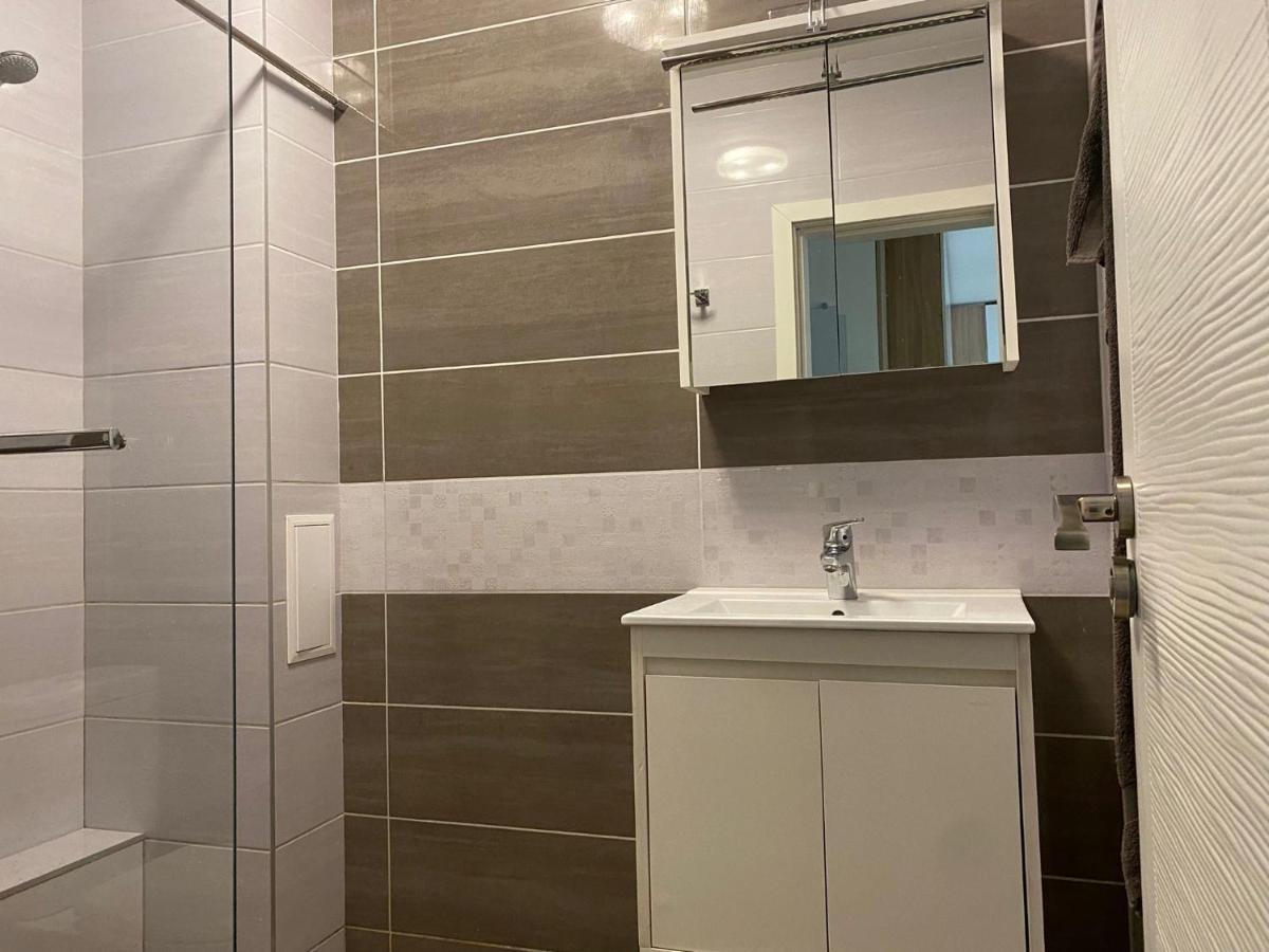 Brand New Apartment With Outdoor Swimming Pool Warna Exterior foto